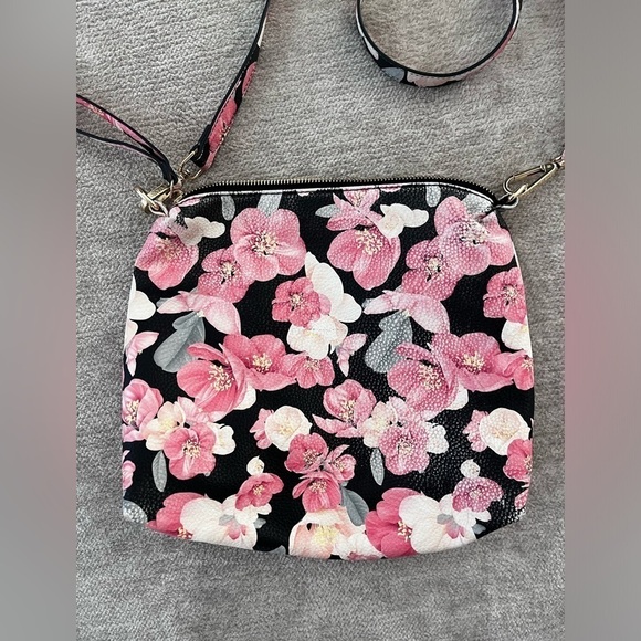Pink Floral Crossbody Steve Madden Purse - Picture 4 of 4